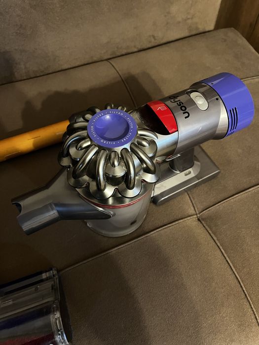 пылесос dyson v8