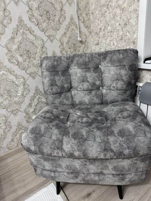 Продам два кресла,
