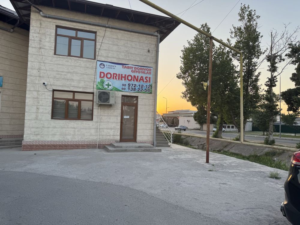 Нотурар бино сотилади локацияси осон  ишлаб турган клиника.
