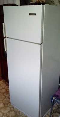 Холодильник турецкий две камеры,состояние отличное.