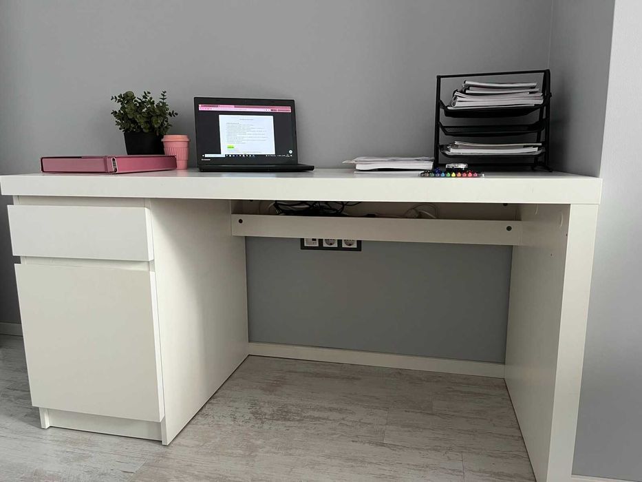 Бюро на Икеа, серия MALM