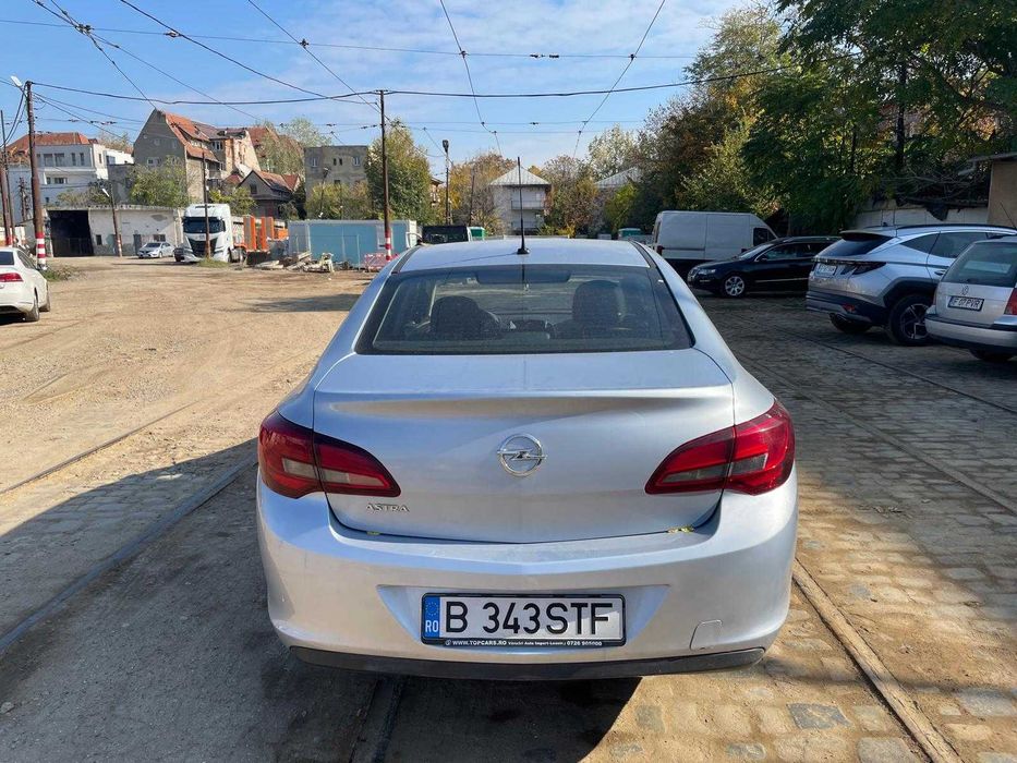 Opel Astra J2016