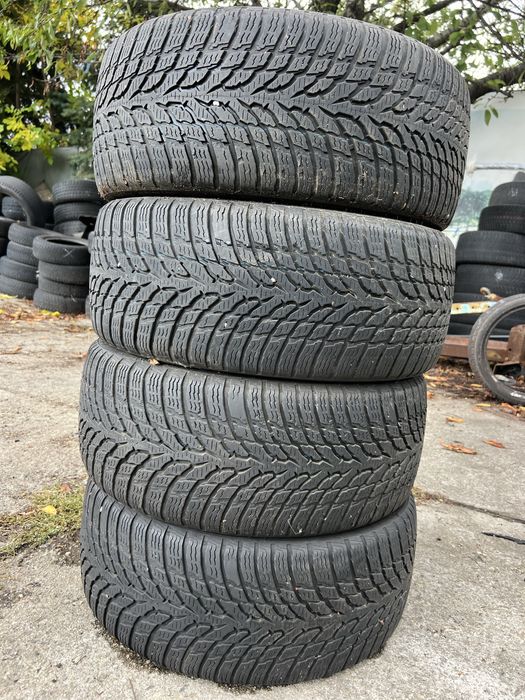 Зимни гуми 225/40/18 Nokian DOT 19 с борд .