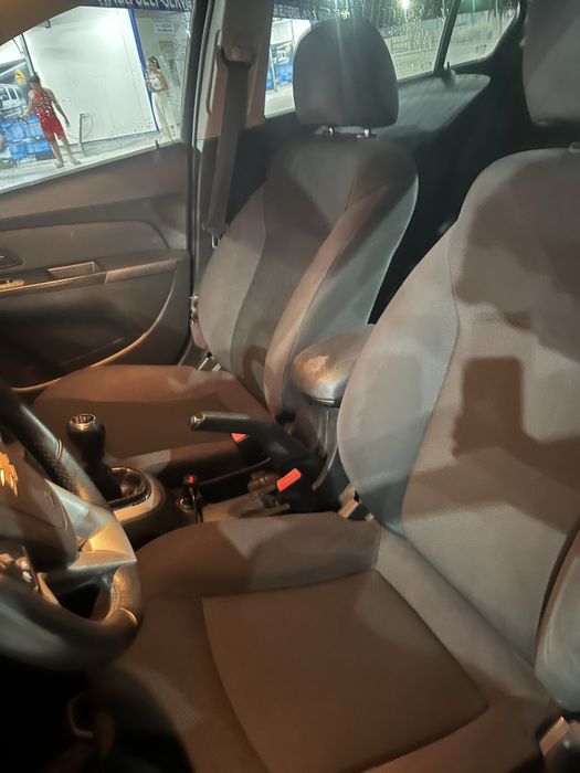 Chevrolet Cruze 1.6 benzina 100.000km cruise control,senzori parcare