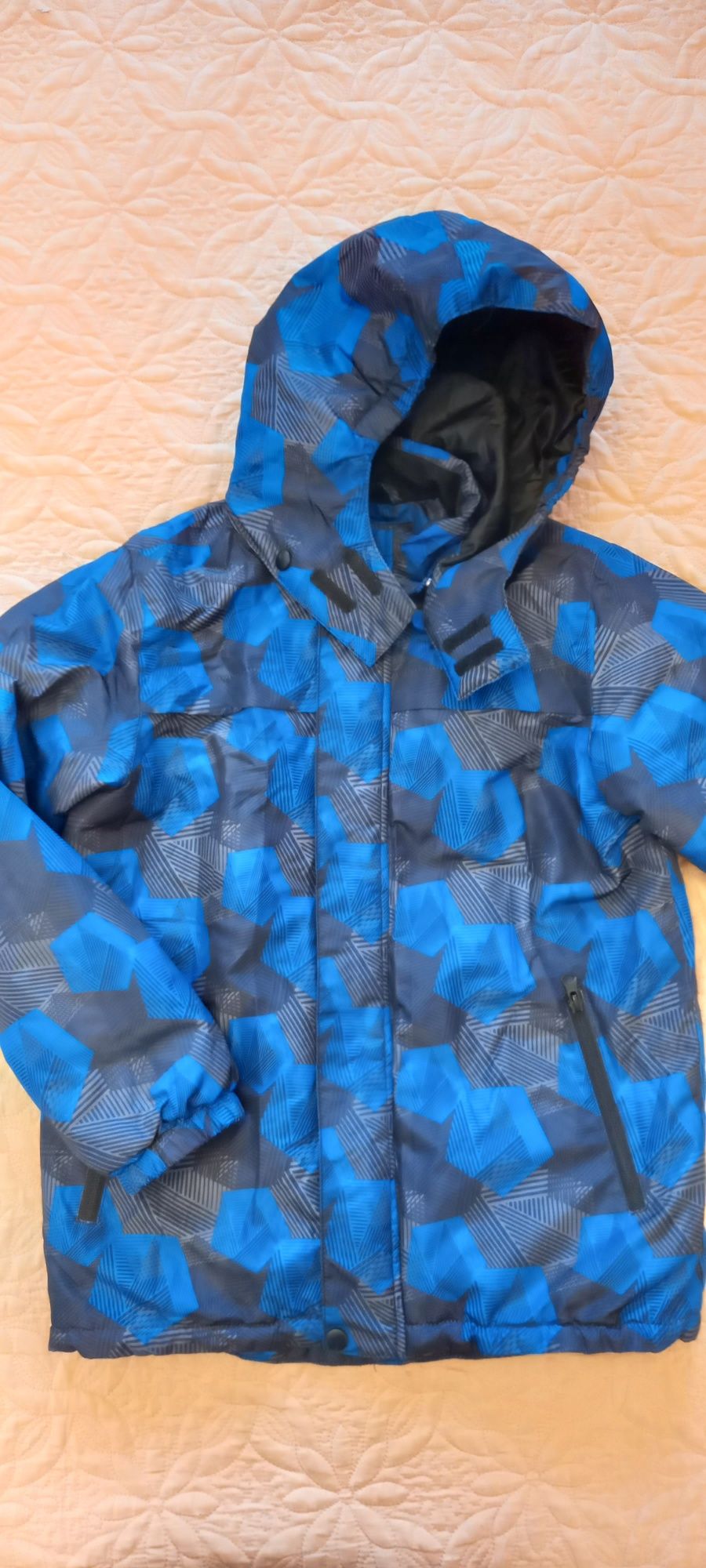 Осенняя куртка на мальчика 9-11 лет