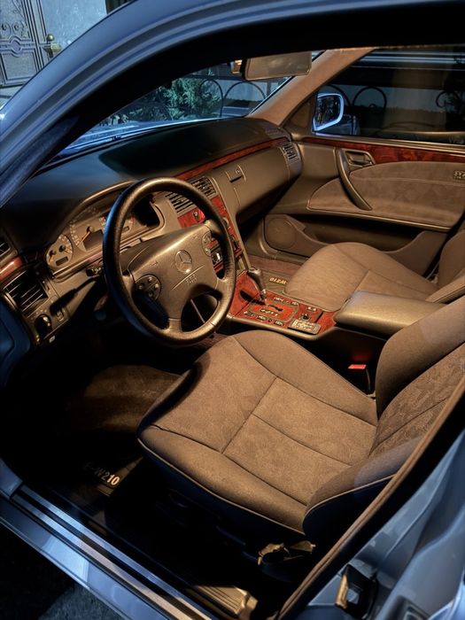 Srochna sotiladi  yili 2000 Mercedes Benz 210