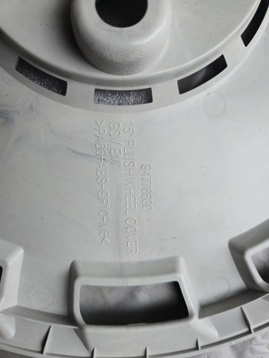 Оригинальные колпаки R15 на Chevrolet Cobalt