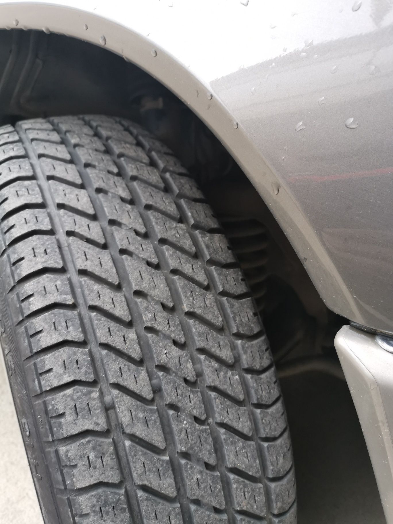 Гуми Pirelli произведени в Германия за Мерцедес 124