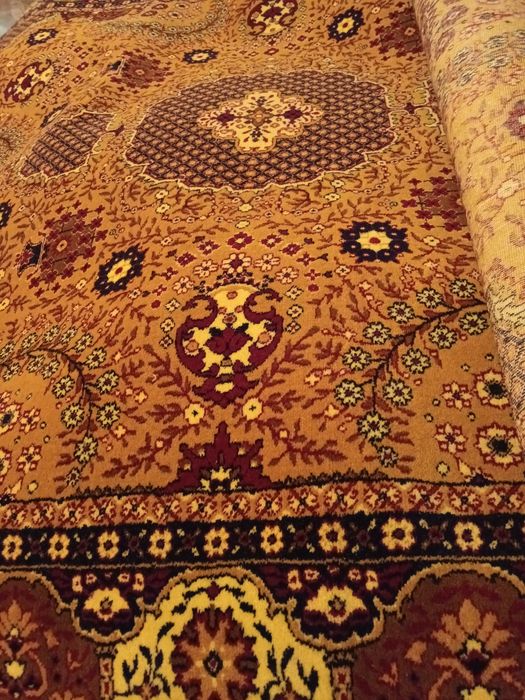 Български персийски килим- нов