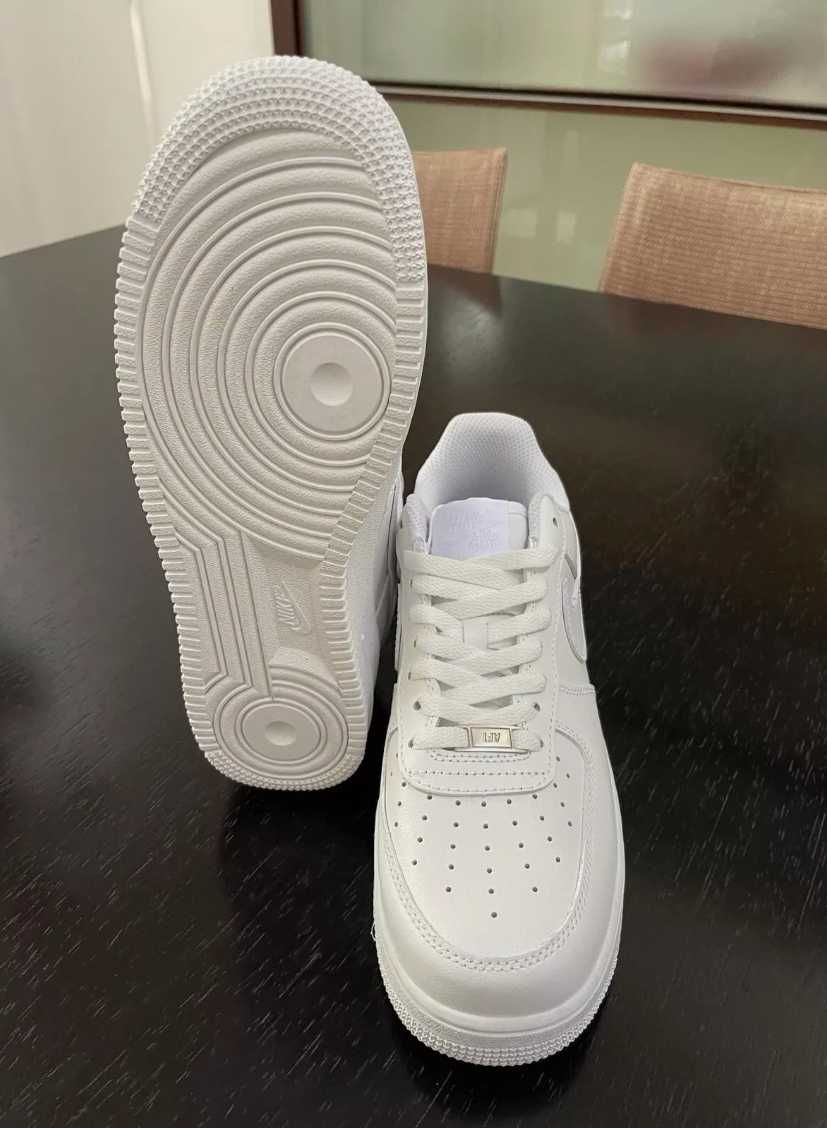 Adidasi Air Force 1 - triple white