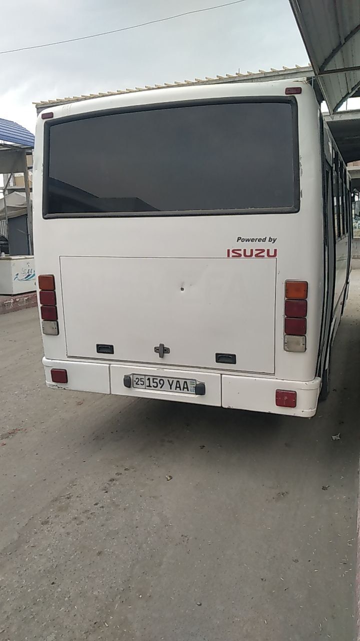 Автобус Исзу HC40