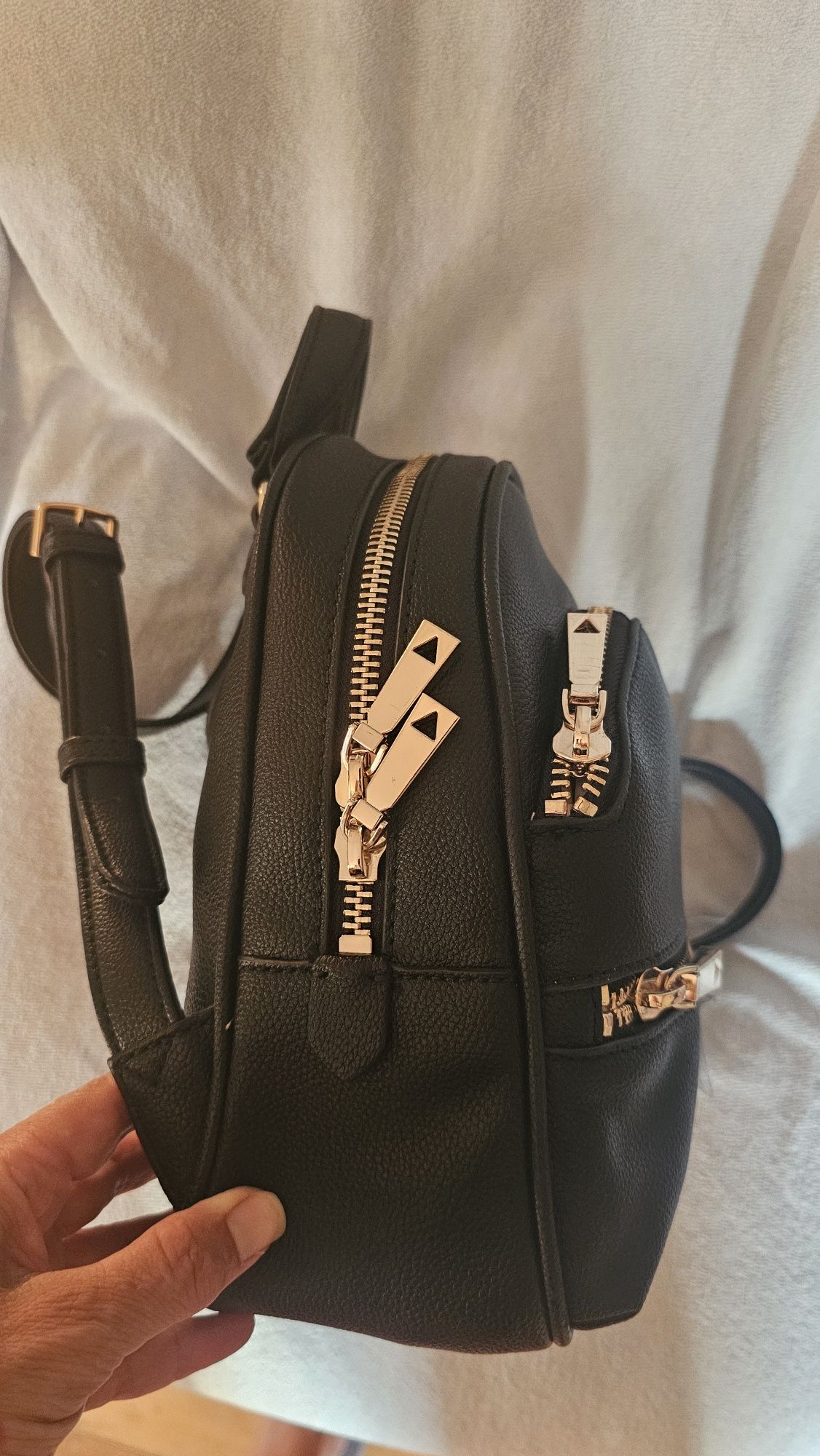 Малка раничка Guess