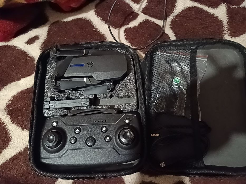 Dronă E88 -2 camere și geantă
