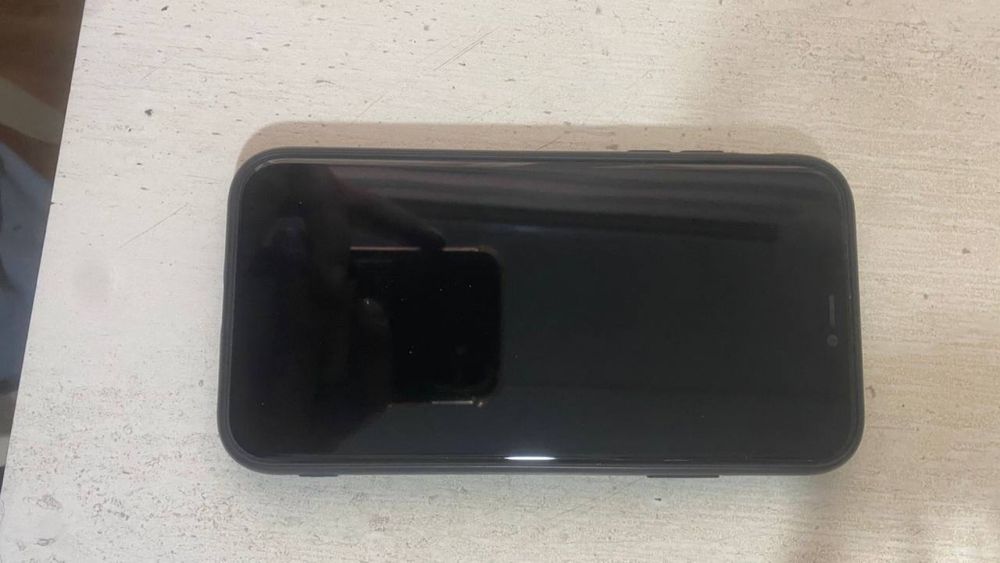 Продам iphone 11 в идеальном сост