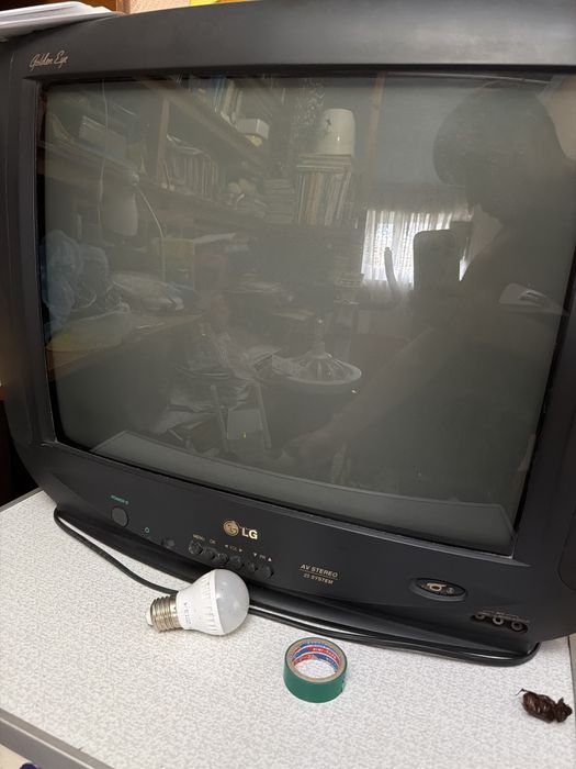 Отдам телевизор LG