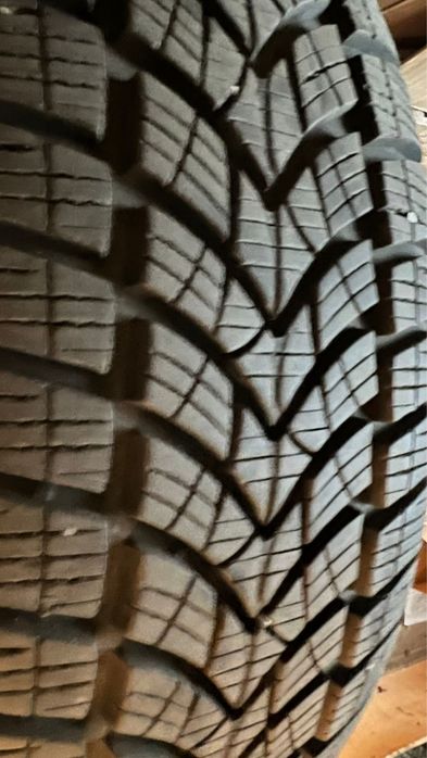 Зимни гуми Debica на 1 сезон (част от групата Goodyear)