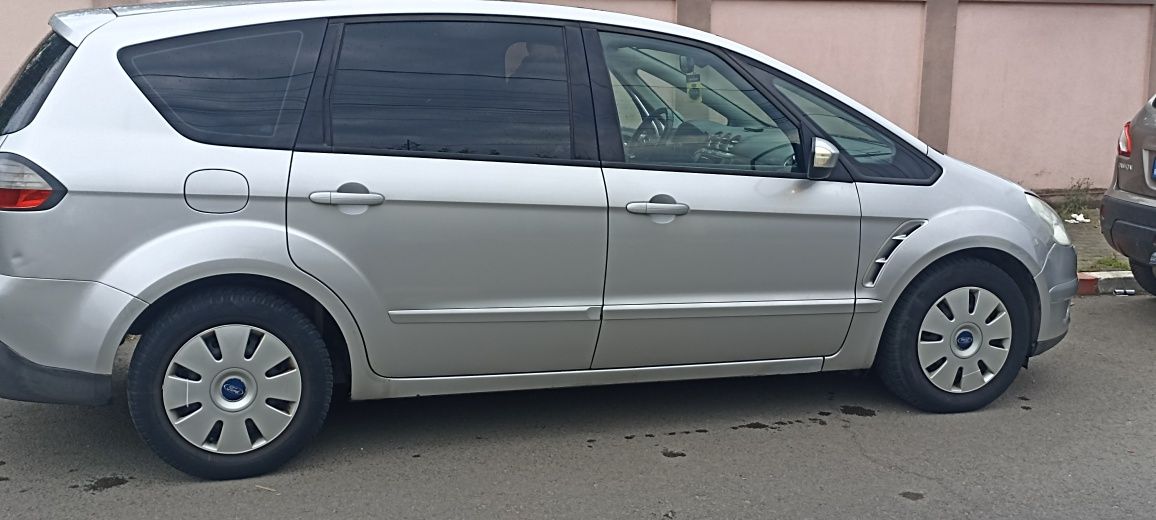 Vând Ford s-max in stare buna