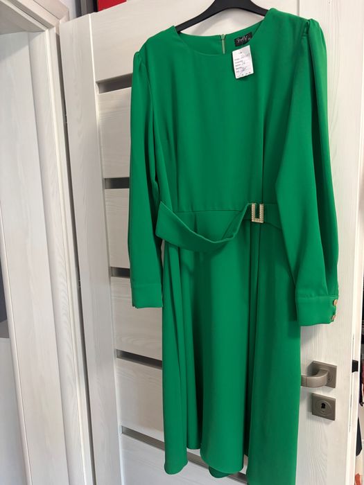 Vand rochie verde , noua