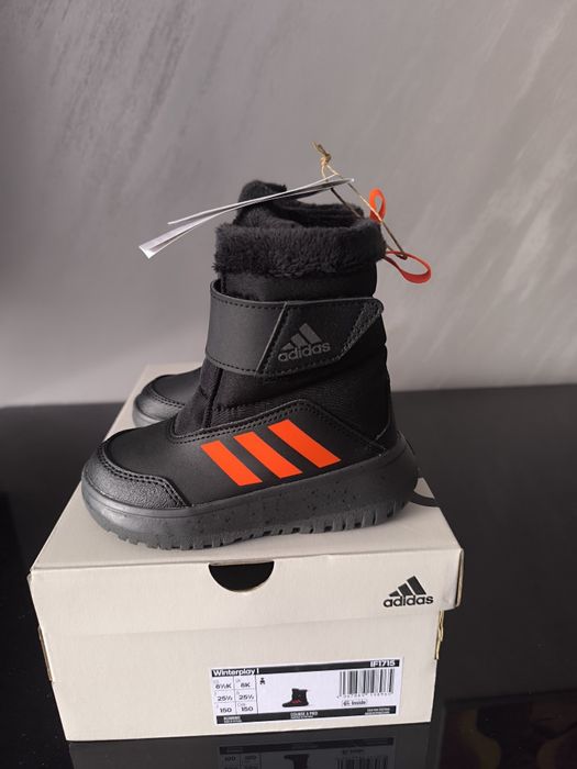 Чисто нови апрески Adidas