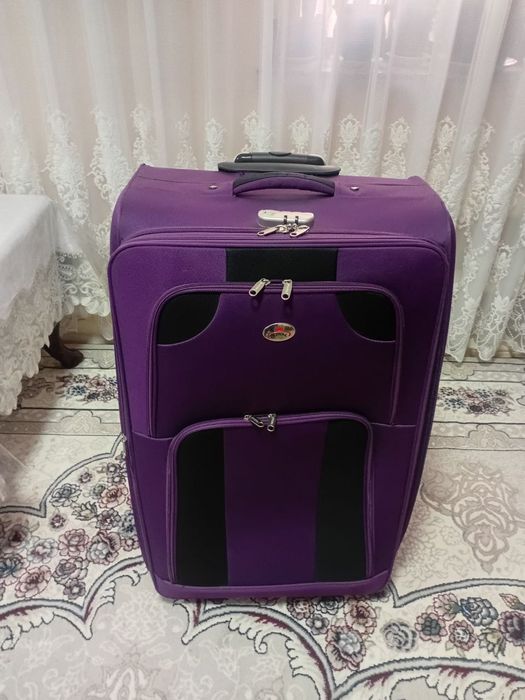 Продаётся чемодан в хорошем состоянии