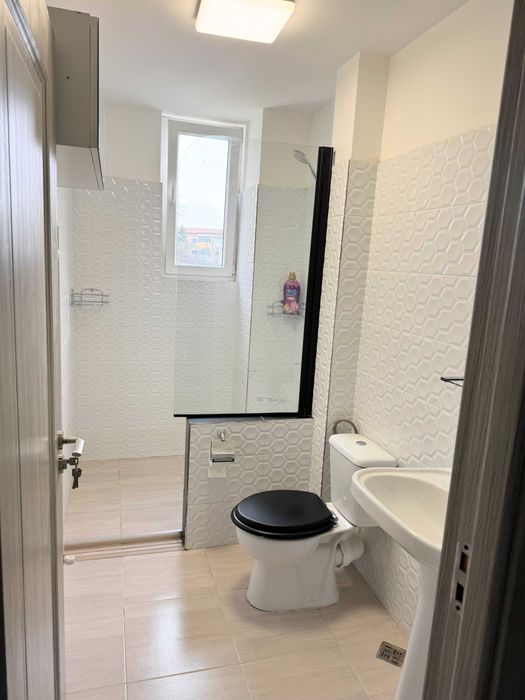 Brazda lui Novac, bloc nou, 2 camere decomandate, loc parcare, mobilat