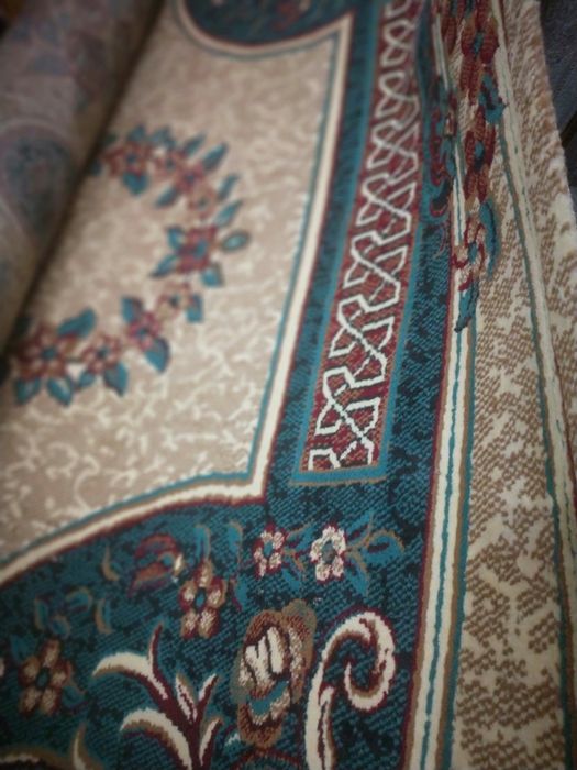 Продам два ковра.