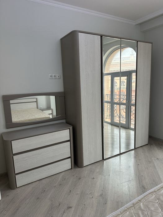 Продается спальный гарнитур