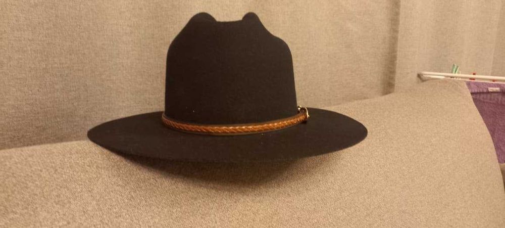 продам фетровую шляпу