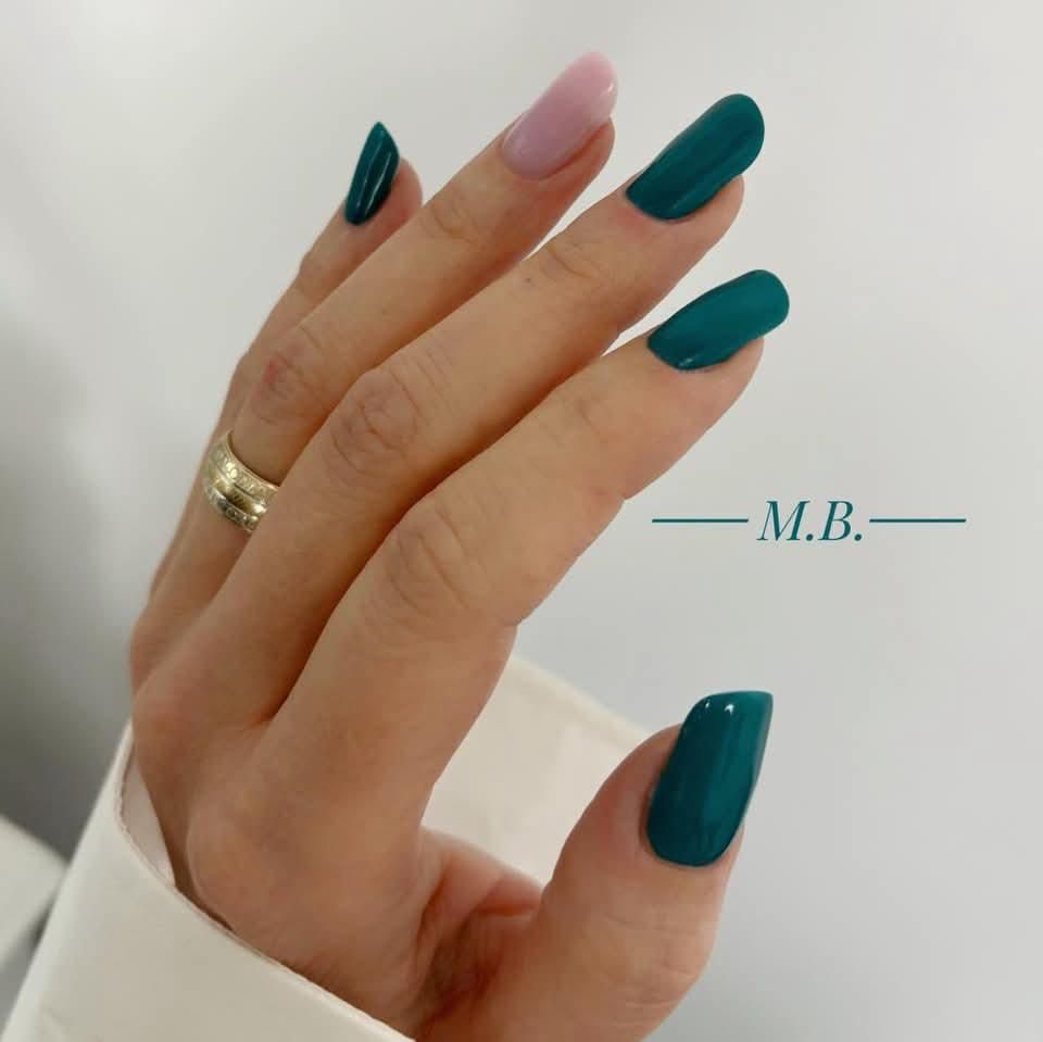 Manichiura si Pedichiura! Mystique Beauty OFERTA