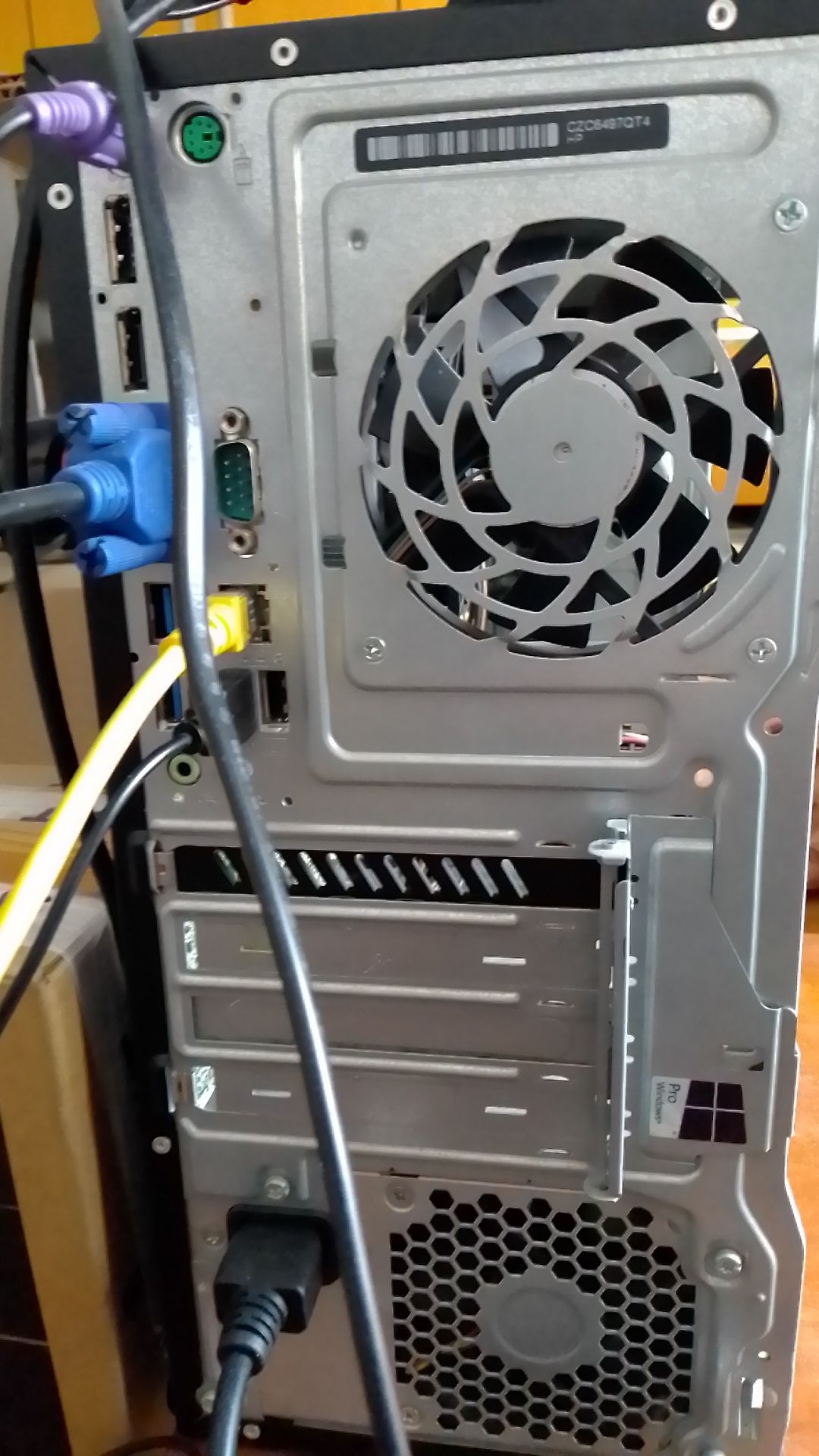 Hp Prodesk 600 G2 MT, G4520, 8gb DDR4, SSD 256GB NVMe, 250GB HDD