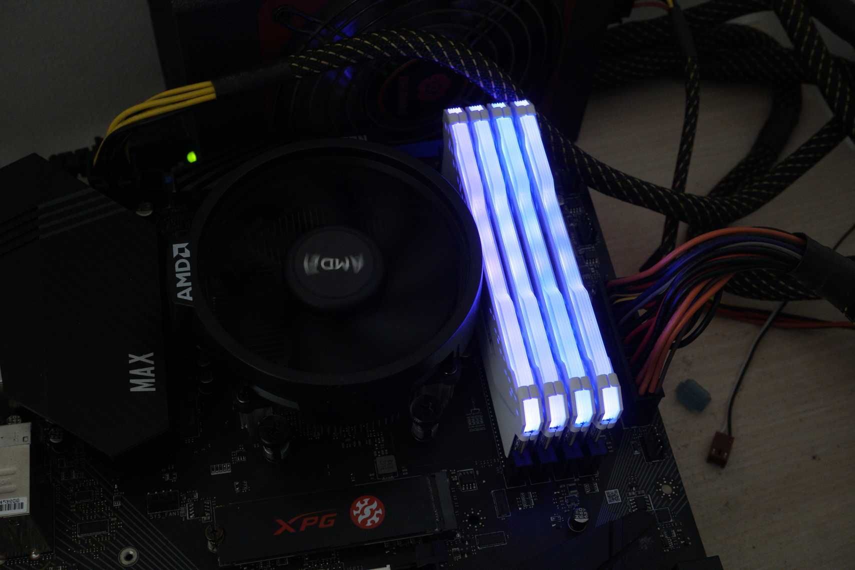 32GB(4x8) Corsair VENGEANCE RGB PRO (WHITE) DDR4 3600 cl18