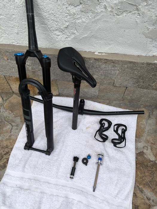 Specialized Epic Expert 2023 + Fox SC 120