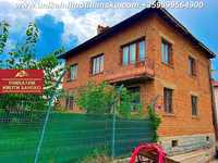 Масивна двуетажна къща за продажба в град Банско