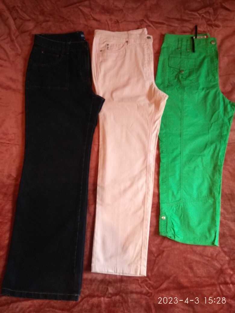 Новые джинсы черные, нежно розовые, зелёные.