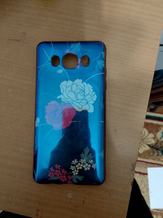 Продам чехол самсунг j5