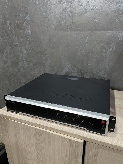 HIKVISION Видеорегистратор на 16 камер