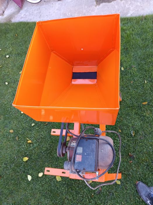 Монофазна фуражомелка/ярмомелка