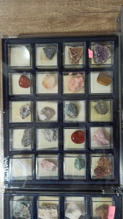 Colectia completa Comorile Pamantului  FARA REVISTE