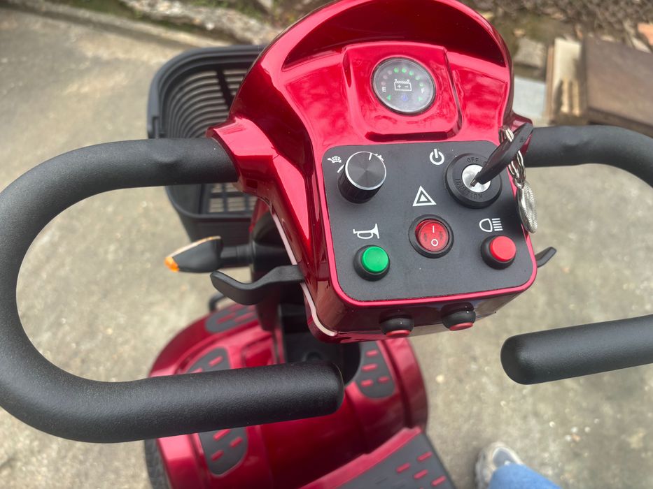 Електрическа инвалидна четириколка в гаранция