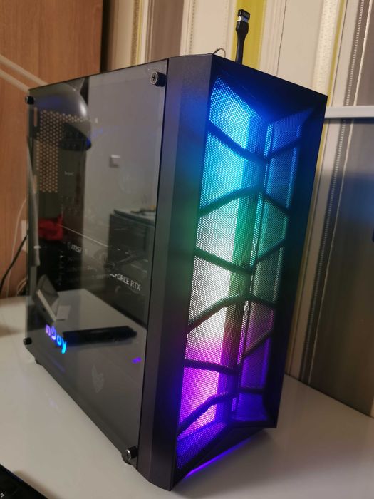 Unități PC Gaming, pe comanda