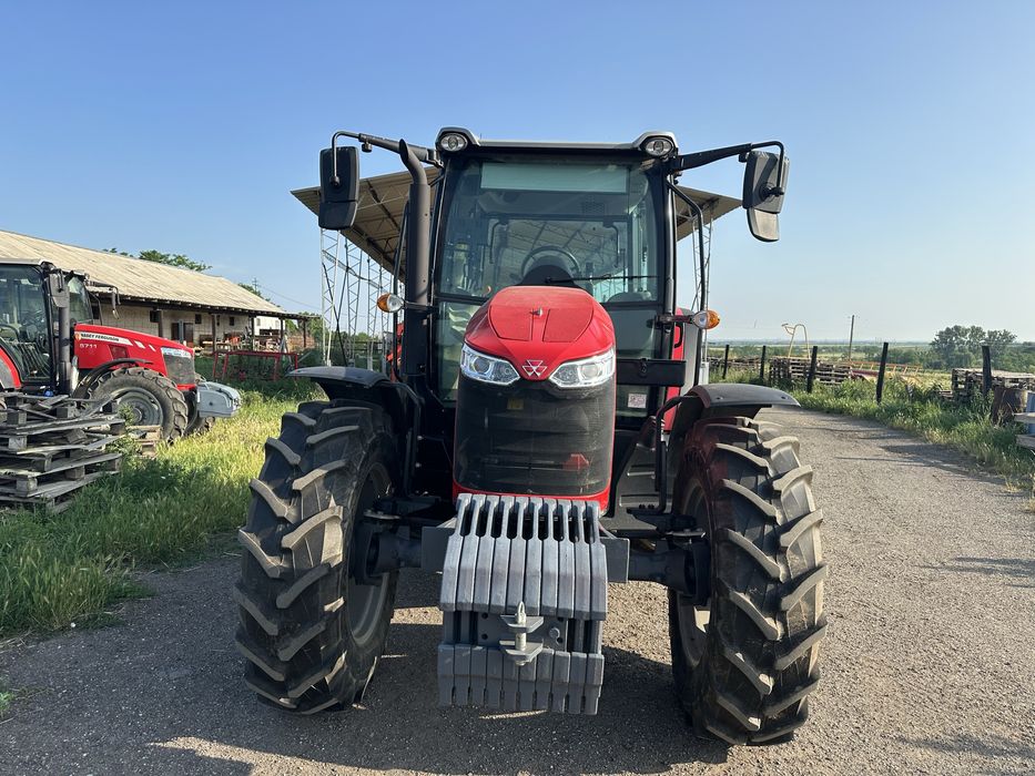Tractor Massey Ferguson 5711 M