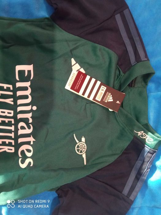 детски футболни екипи ,нови .