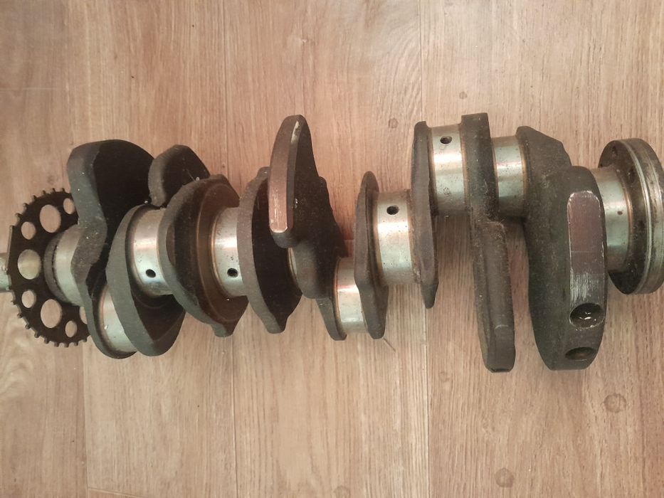 Каленвал от Tайота -3.5