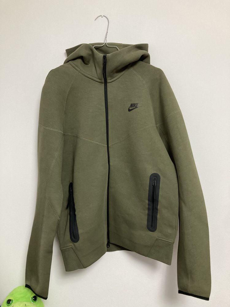 Hanorac / Bluza Nike Tech Fleece Sportswear Verde Olive | NOU