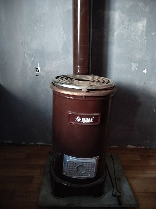 Почти Нова Печка на твърдо гориво