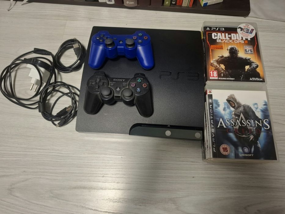 PlayStation 3 Slim + 2 Контролера и 10 игри