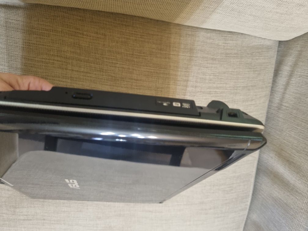 Лаптоп 　HP и Asus