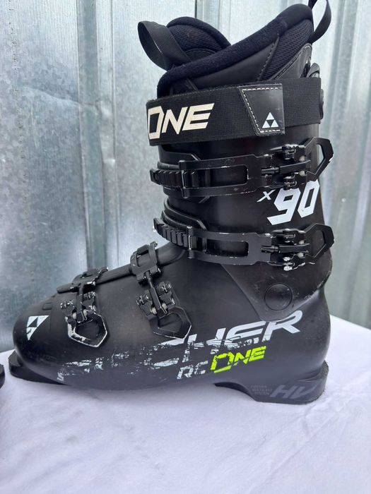 Clapari ski schi Fischer RC ONE marime Eur:46.5 Mondo:30.5