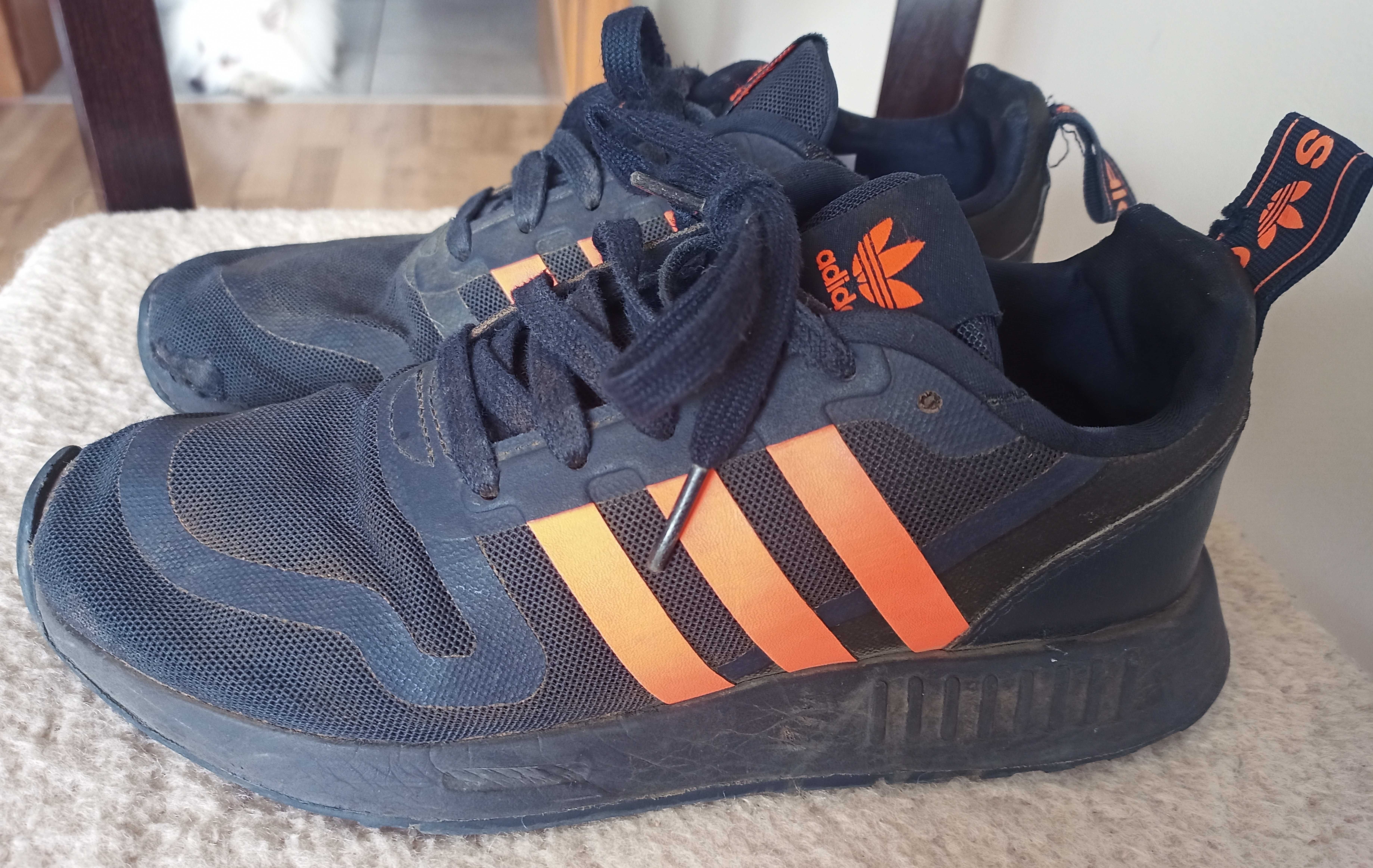 Използвани детски маратонки Adidas - размер 36 - тъмносини с оранжеви