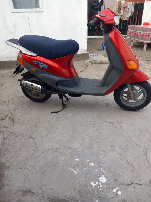 Scuter Piaggio Zip
